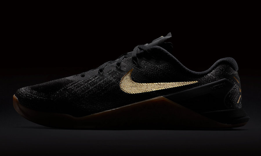 black and gold metcon