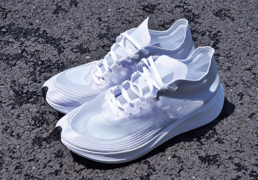zoom fly white