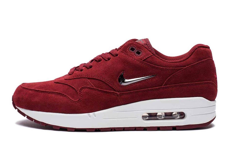 all red nike air max 1