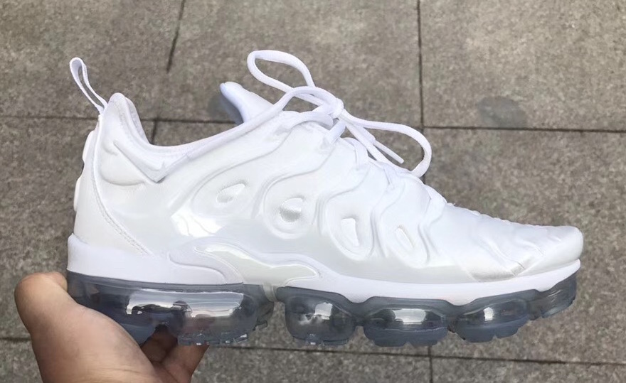 mens white vapormax plus