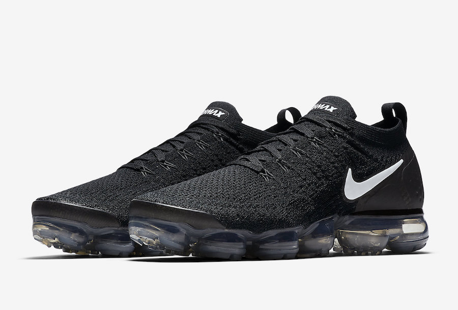 black and white vapormax 2.0