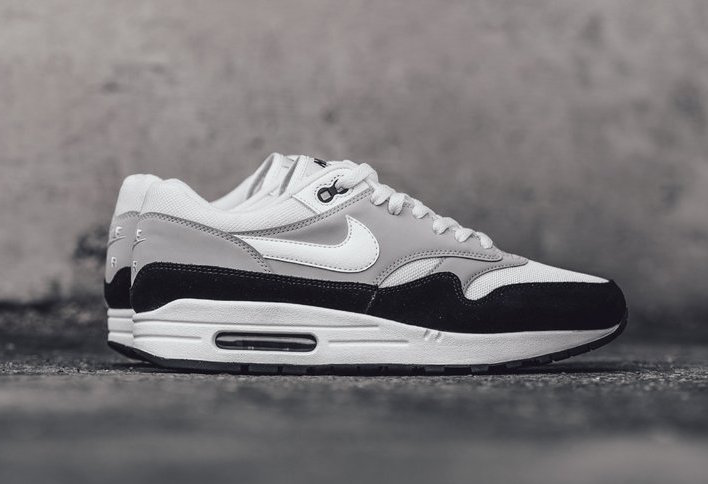 white and grey air max 1