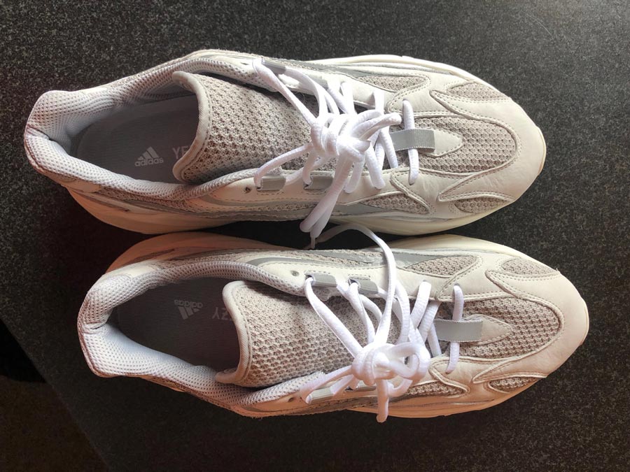 adidas yeezy 700 pitonate nere
