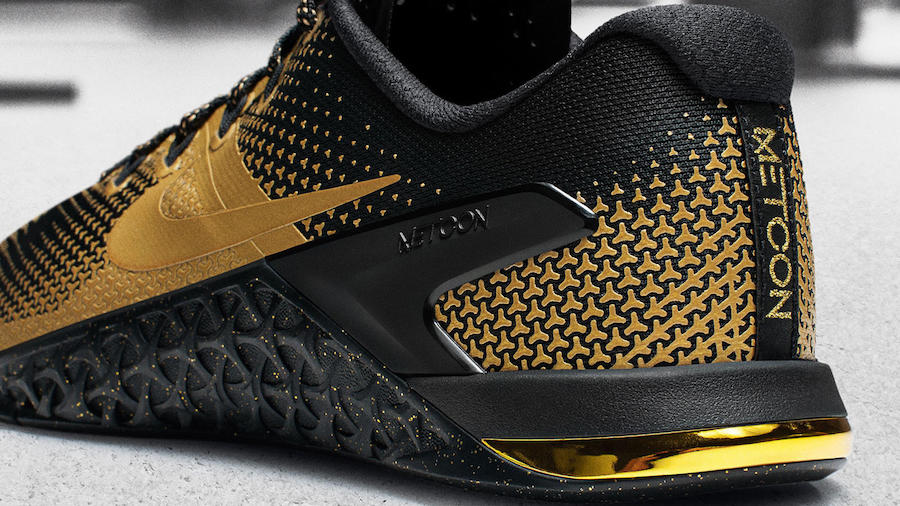 nike metcon black and gold