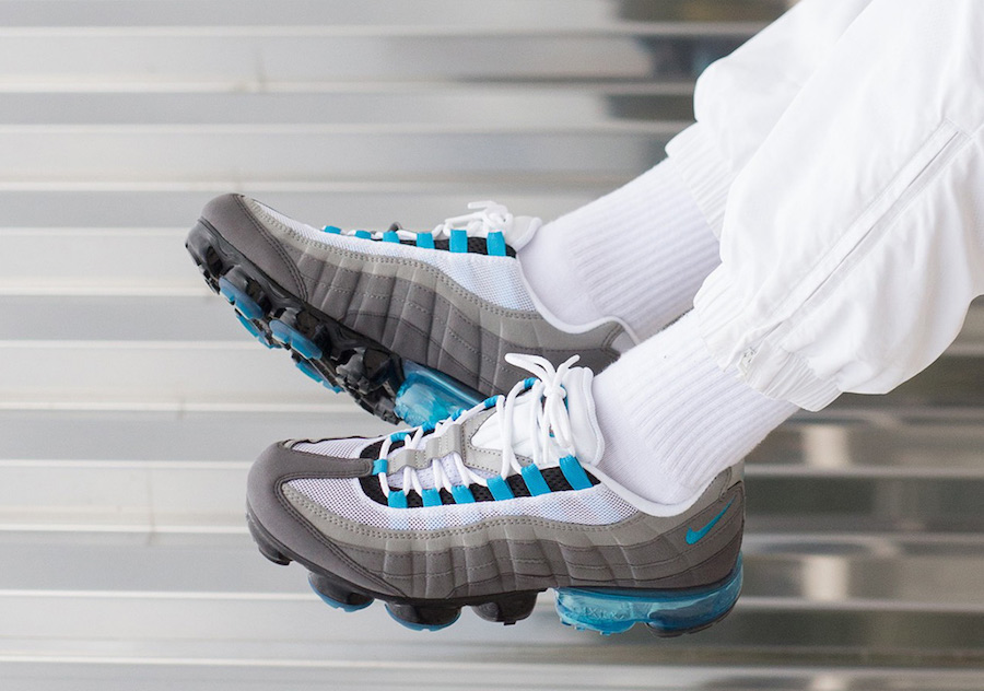 nike vapormax black and turquoise