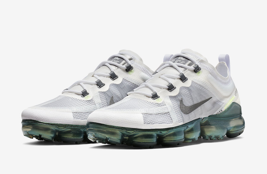 vapormax 2019 white and blue