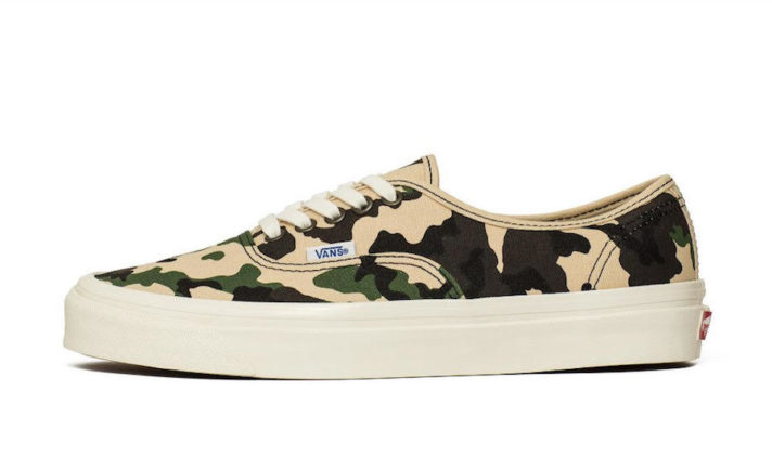 vans camo chino
