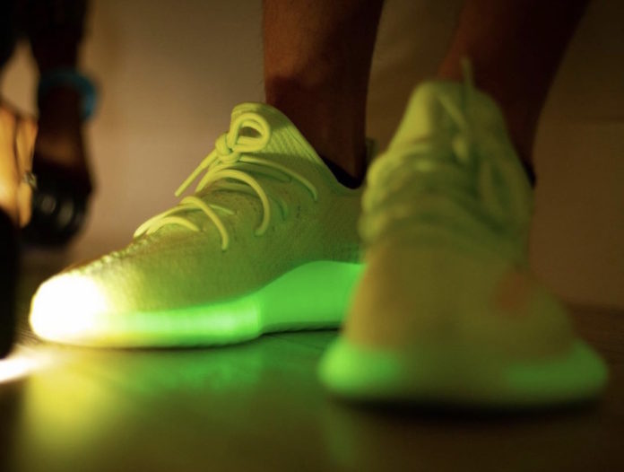 do the yeezreel glow in the dark