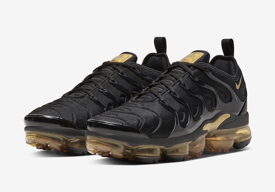 womens vapormax black and gold