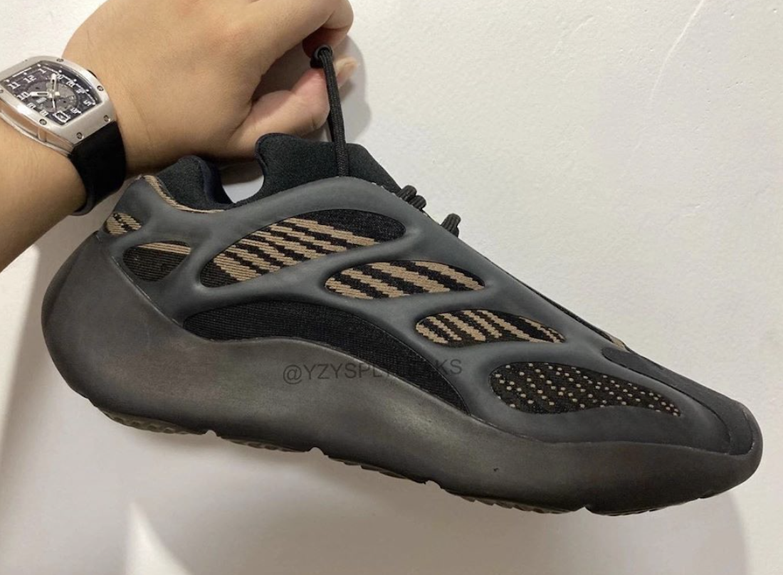adidas Yeezy 700 V3 Clay Brown GY0189 