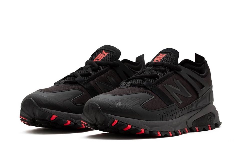 black and red new balance shoes