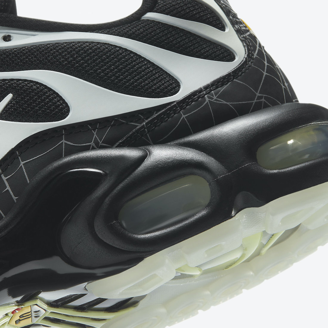 Nike Air Max Plus Spider Web Halloween DD4004-001 Release Date Info ...