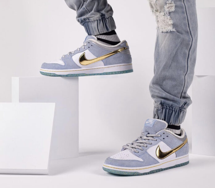 sean cliver dunks on feet
