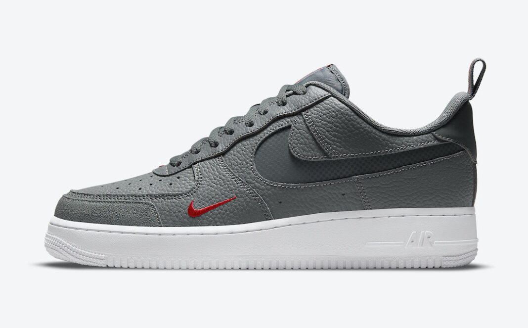junior nike cargos