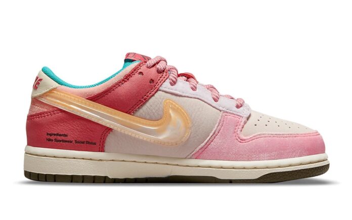 social status x dunk low strawberry milk