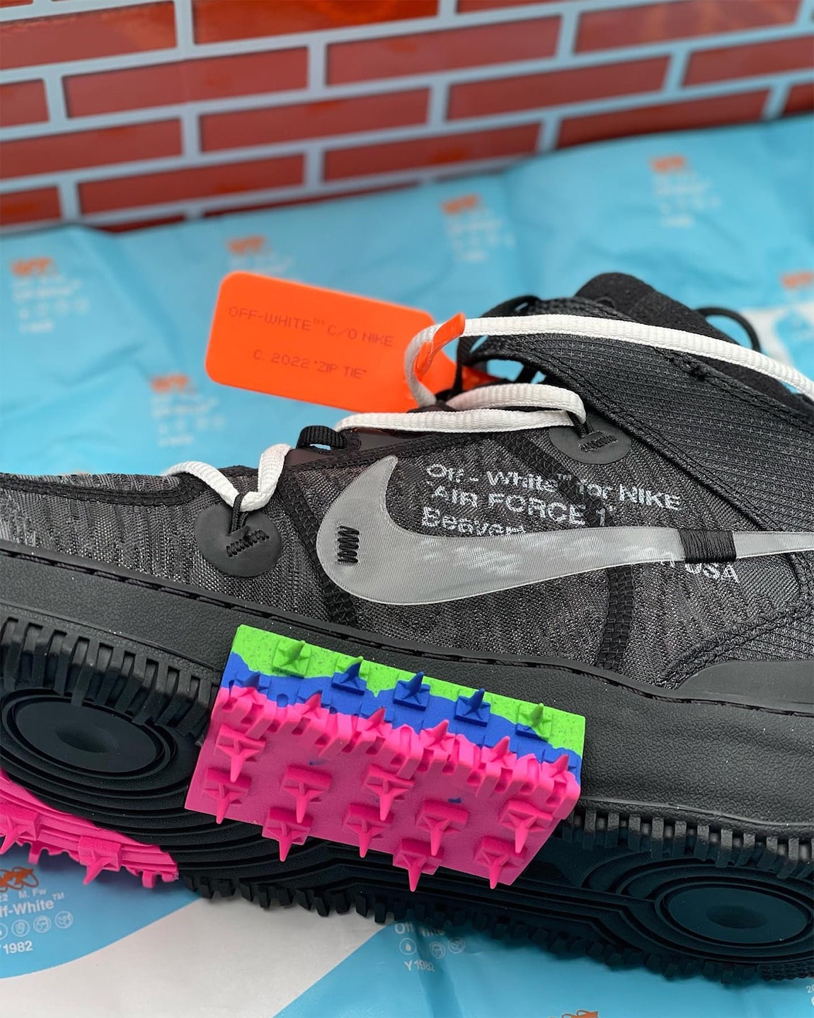 Off-White™ x Nike Air Force 1 Mid Images Leak