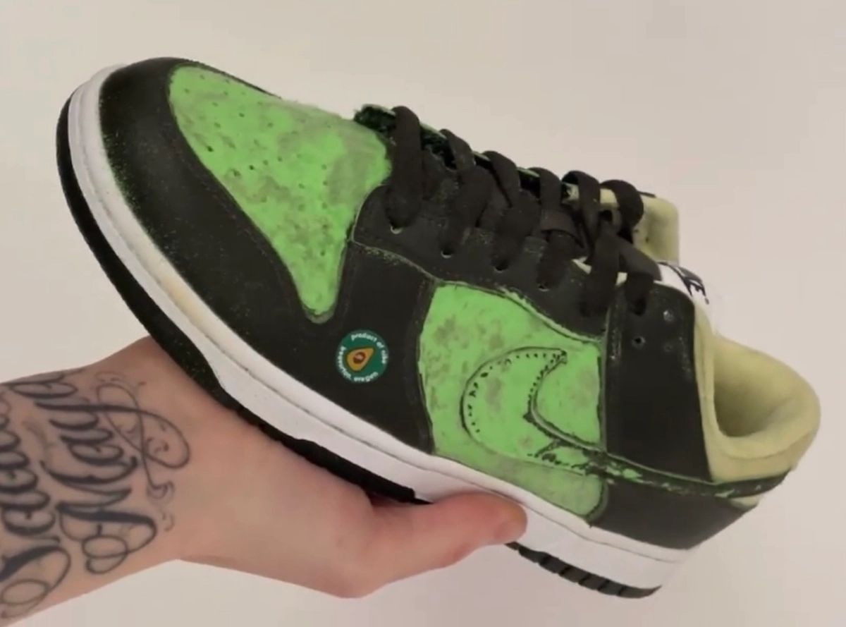 The Nike Dunk Low âAvocadoâ Features Wear-Away Uppers | Sneakers Cartel