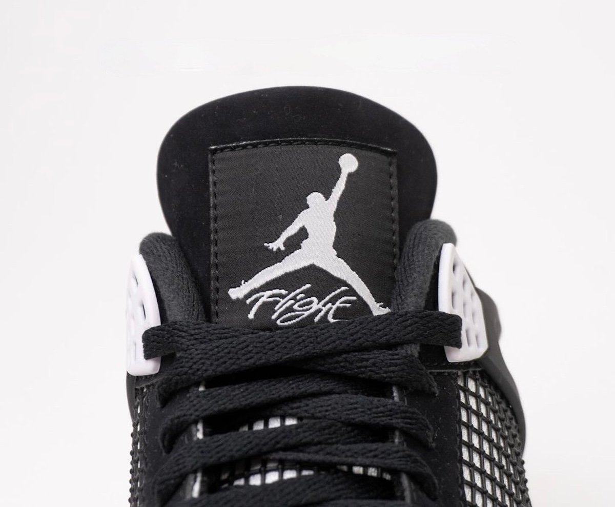 Air Jordan 4 White Thunder FQ8138-001 | SneakerFiles