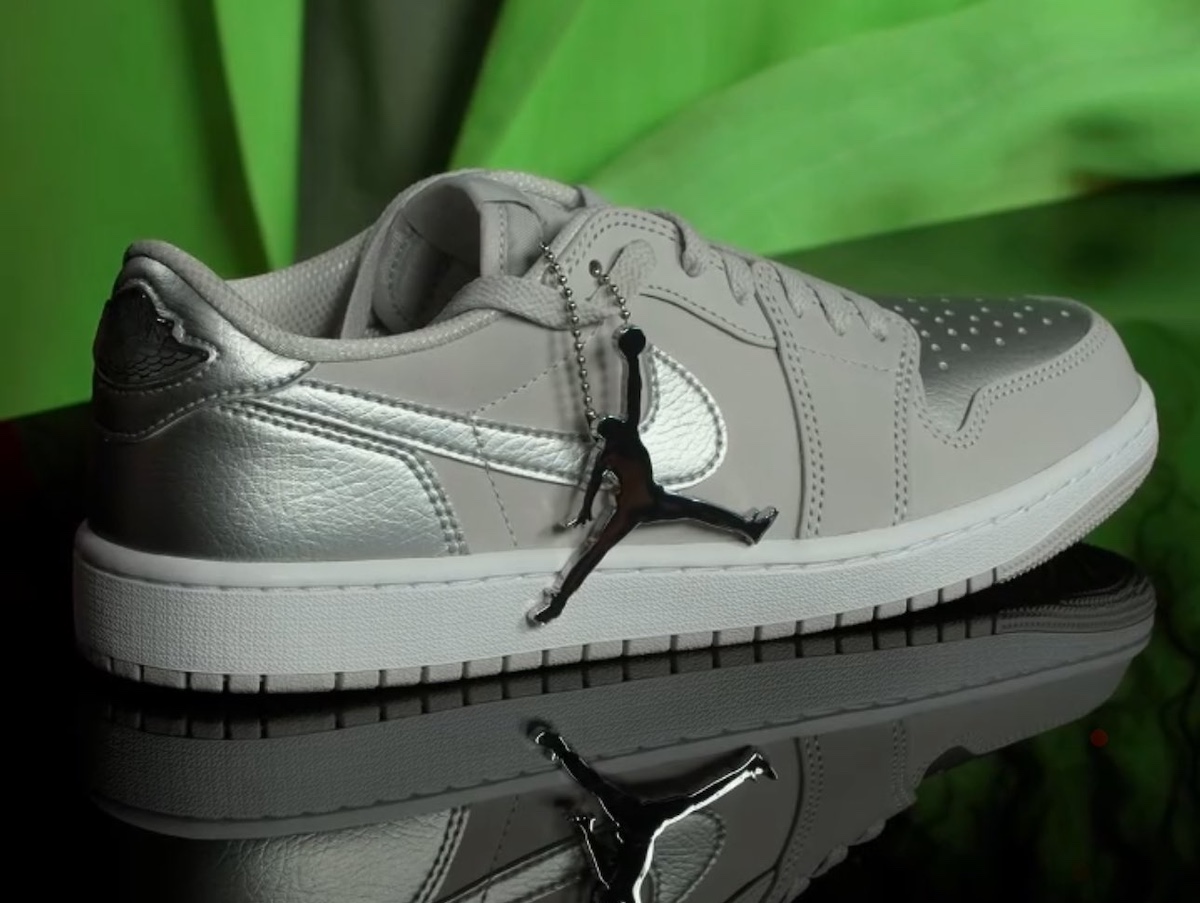 Air Jordan 1 Low OG Metallic Silver CZ0790-002 | SneakerFiles