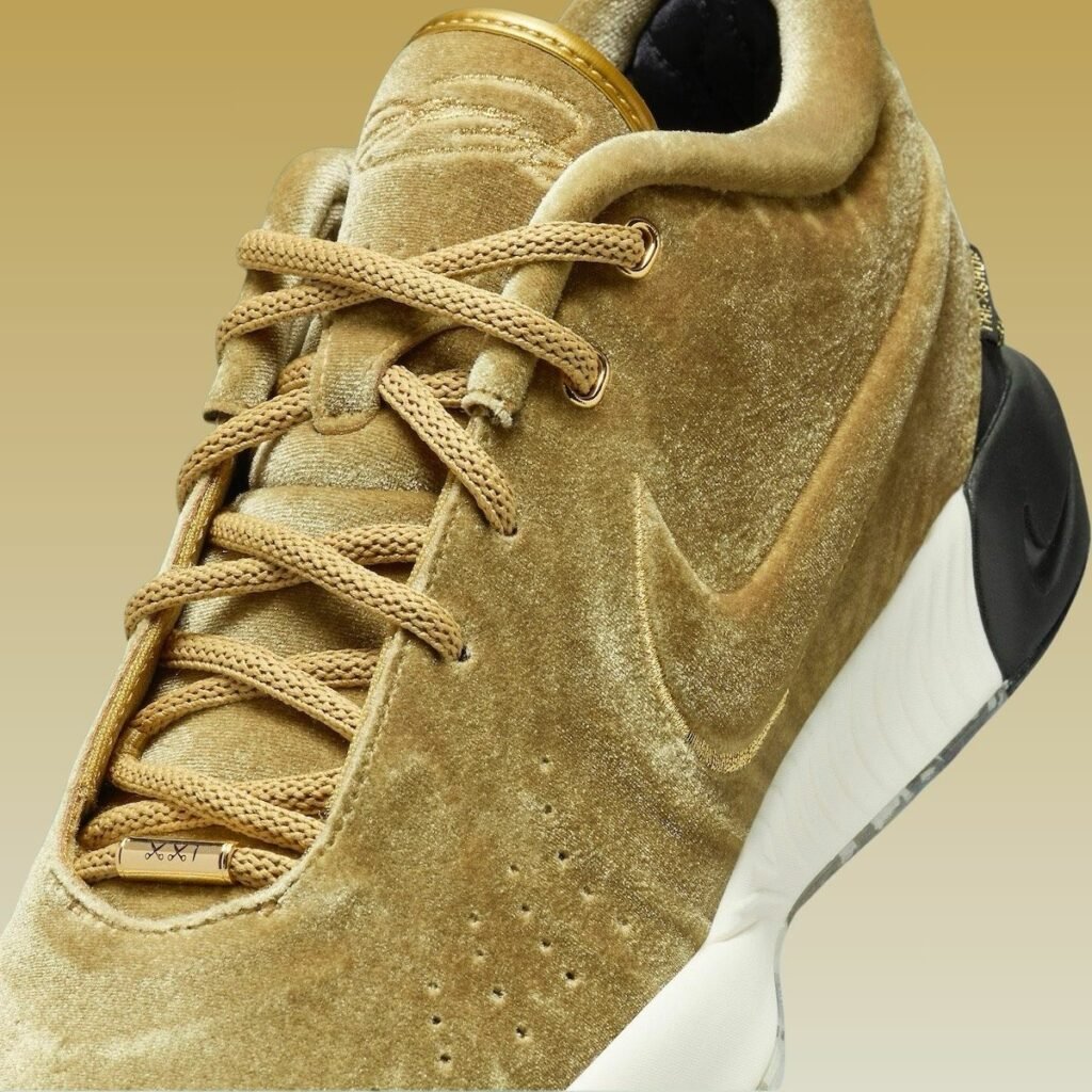 The Shop Nike LeBron 21 Metallic Gold FZ7883-700