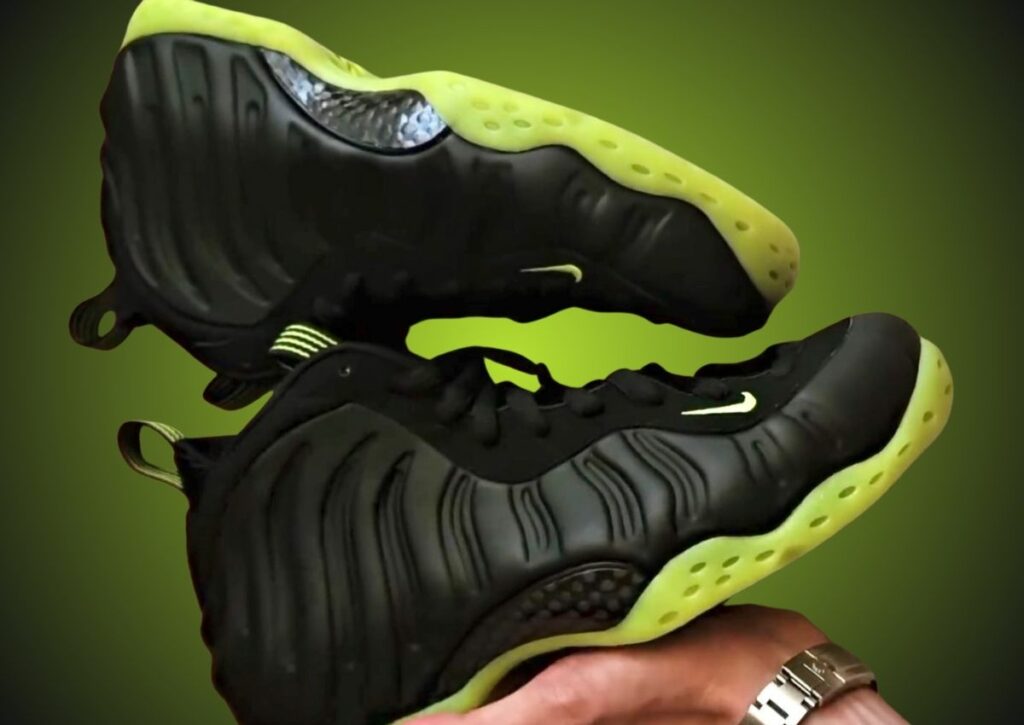 Nike Air Foamposite One Black Volt HF2902-001