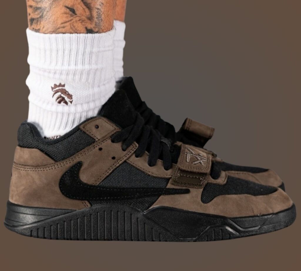 GroBe 9 Jordan 1 Retro High OG Court Lila 2.0 2020 Travis Scott x Jordan 5 Top 3 sneaker tees Nipsey Hussle TR Dark Mocha FZ8117 ParallaxShops 201