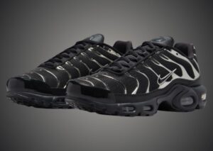 Nike Air Max Plus “Black Metallic Silver” Releases Fall 2024