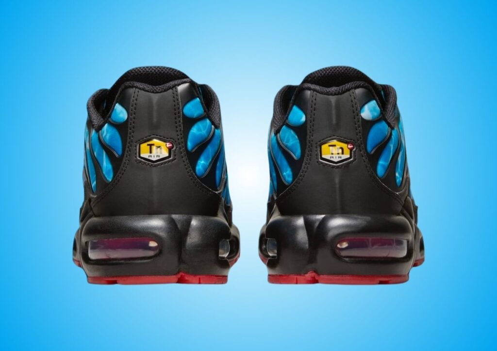 Nike Air Max Plus Shark Attack HQ3824-001