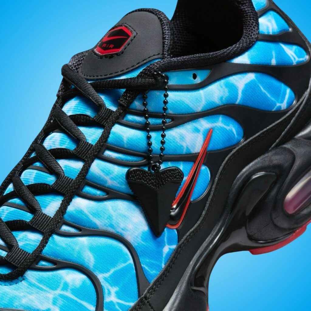 Nike Air Max Plus Shark Attack HQ3824-001