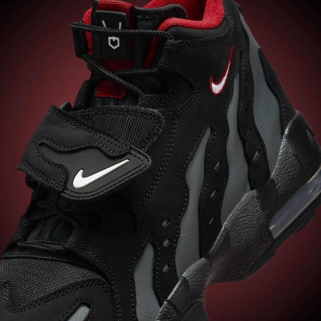 Nike Air DT Max 96 Falcons HQ3620-010