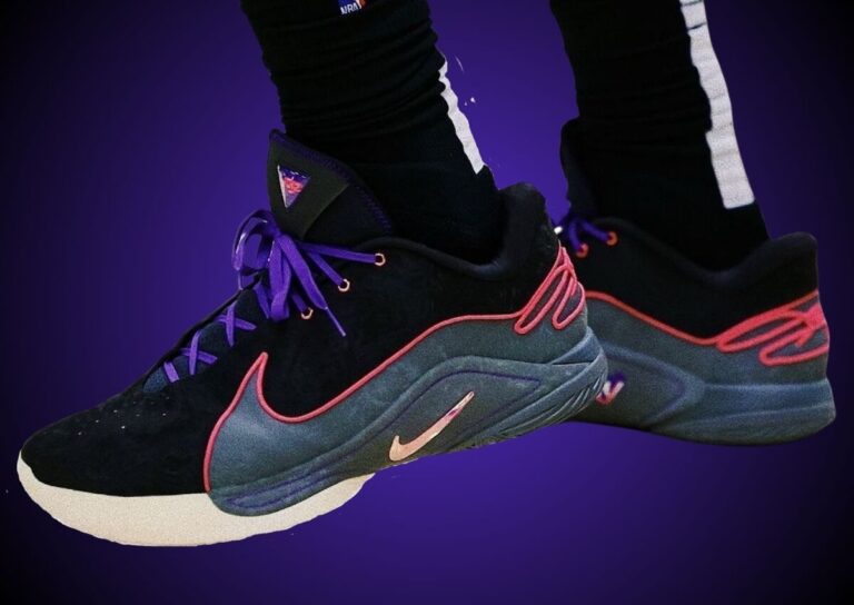 Nike LeBron 22 Blacklight