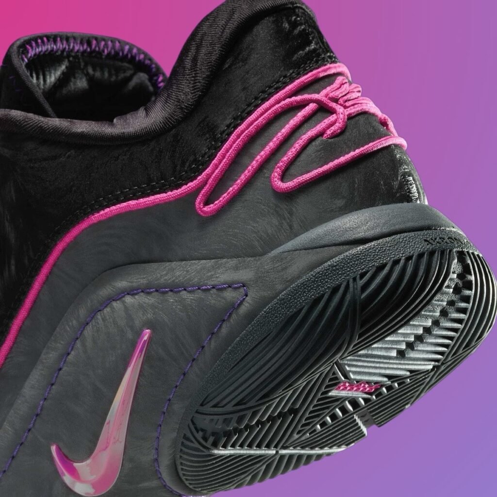 Nike LeBron 22 Blacklight FZ1094-001