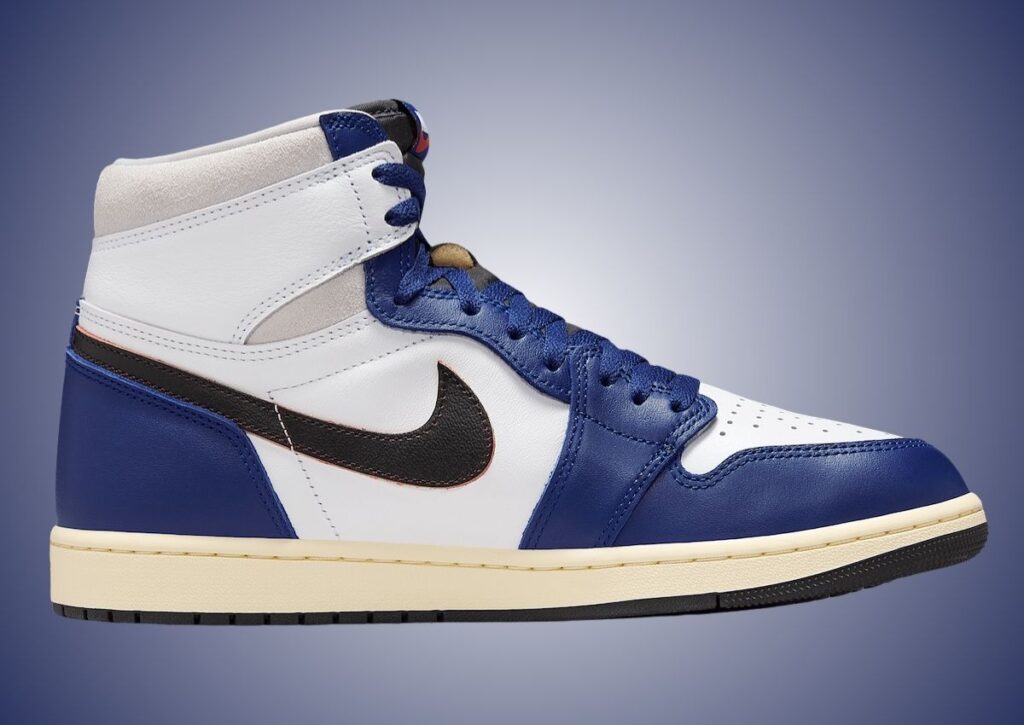 Le Air Jordan 1 High OG Rare Air “Deep Royal Blue” usciranno ad Aprile 2025.
