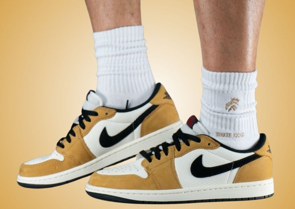 Air Jordan 1 Low OG Rookie of the Year On-Feet