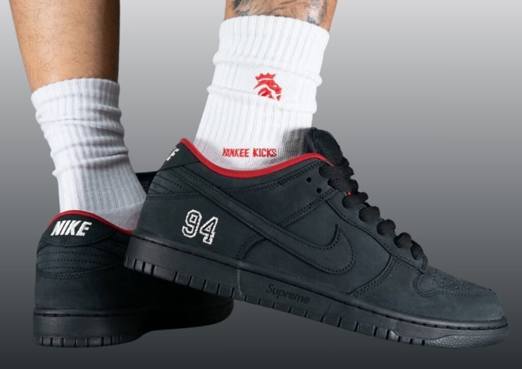 Supreme Nike SB Dunk Low Black HQ8487-001 On-Feet