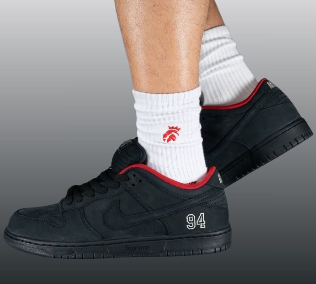 Supreme Nike SB Dunk Low Black HQ8487-001 On-Feet