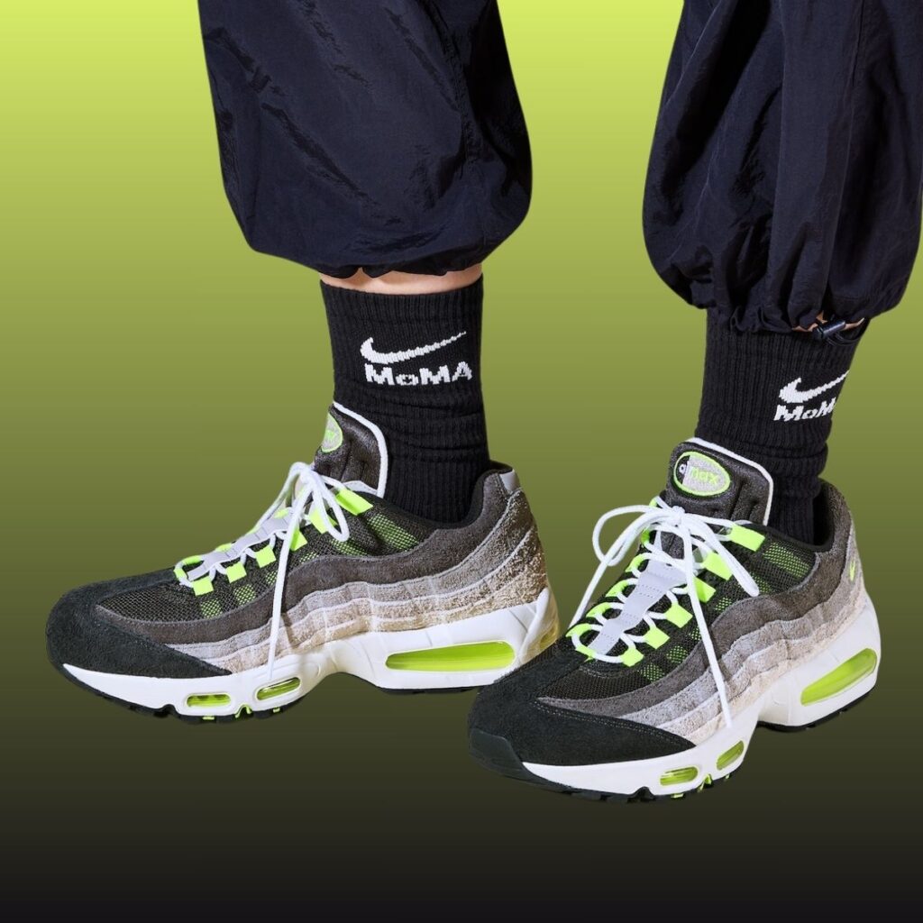 Nike Air Max 95 OG Reverse Neon 2025 HM4738-001 On-Feet
