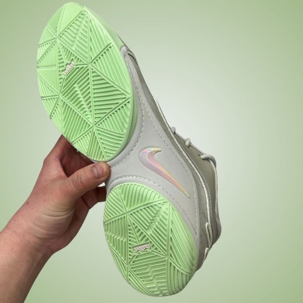 Nike LeBron 22 Dunkman FZ1094-002